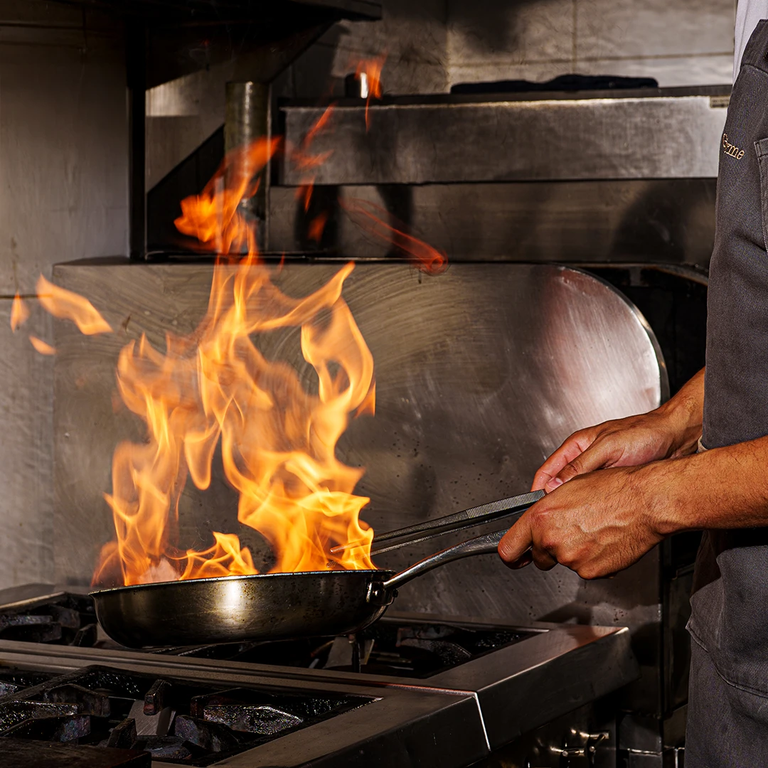 Conheça a trajetória e a cozinha de fusão do Nomade